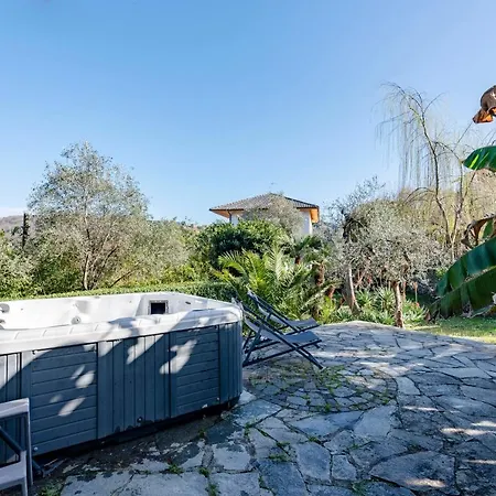 Renetta With Swimming Pool And Jacuzzi And Parking Lägenhet *