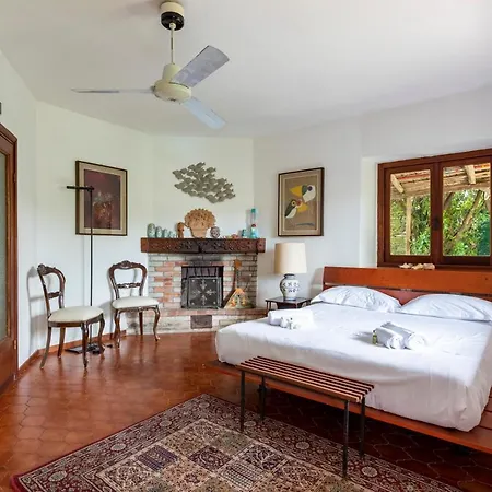 Lägenhet Renetta With Swimming Pool And Jacuzzi And Parking Rapallo